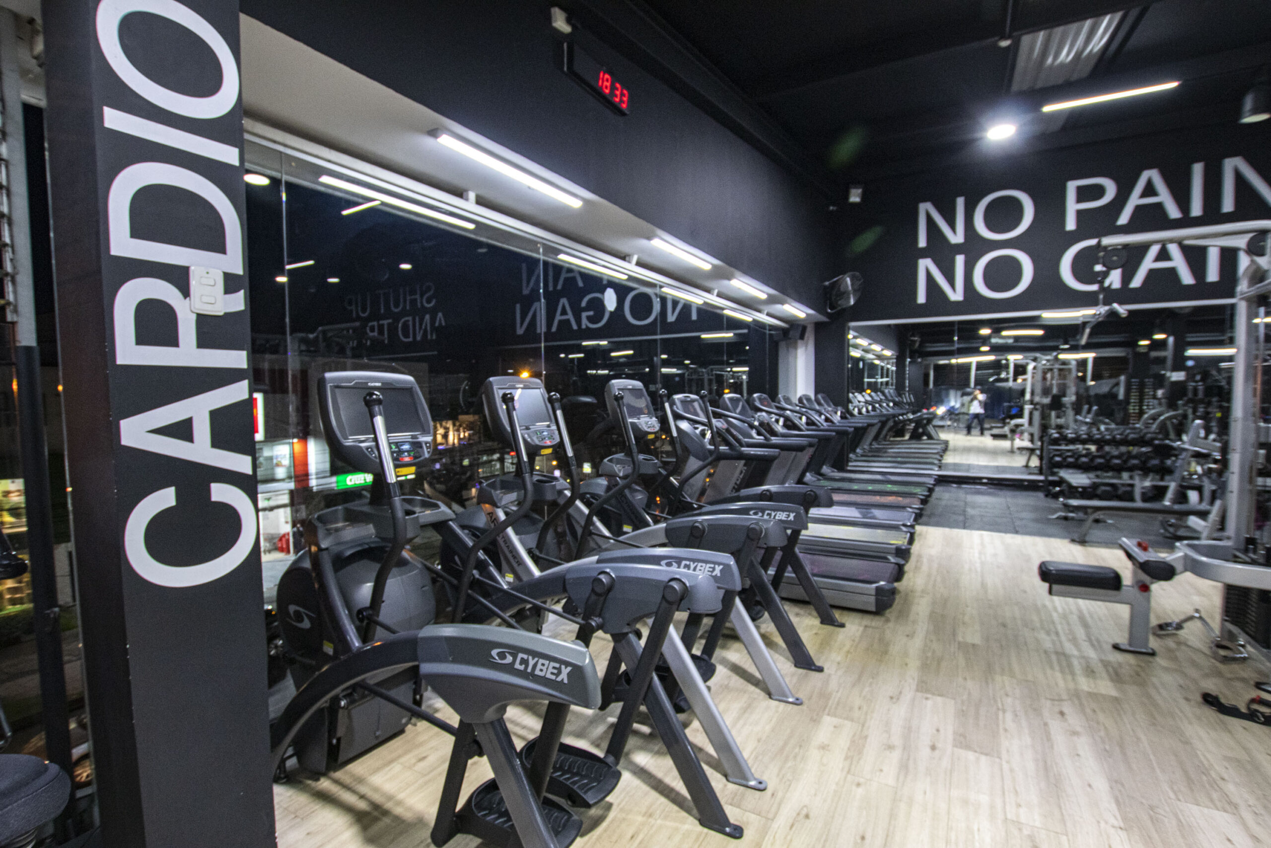 HAZ PARTE DE NUESTRA BLACK FITNESS FAM!