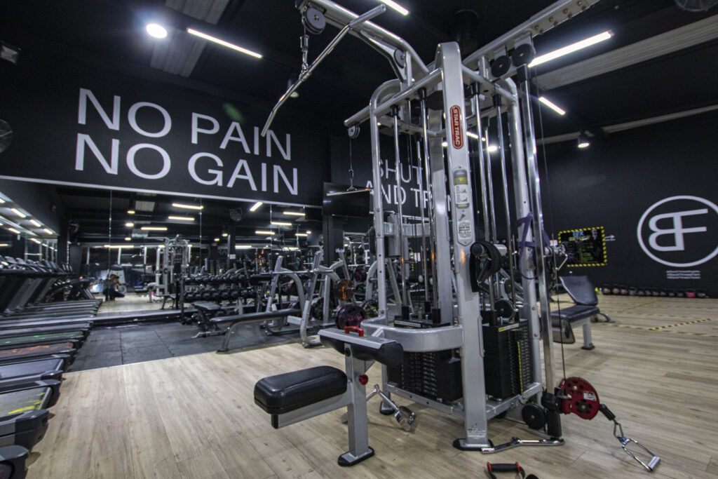 HAZ PARTE DE NUESTRA BLACK FITNESS FAM!